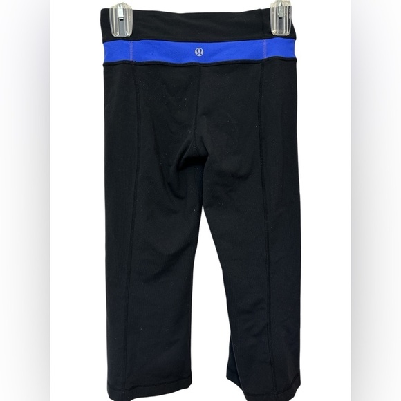 Lululemon Groove Cropped Black Reversible Leggings Royal Blue Waist - Picture 2 of 4